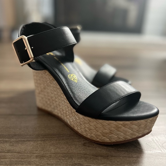 BC Footwear Wedge Sandal size 6 - Picture 2 of 4